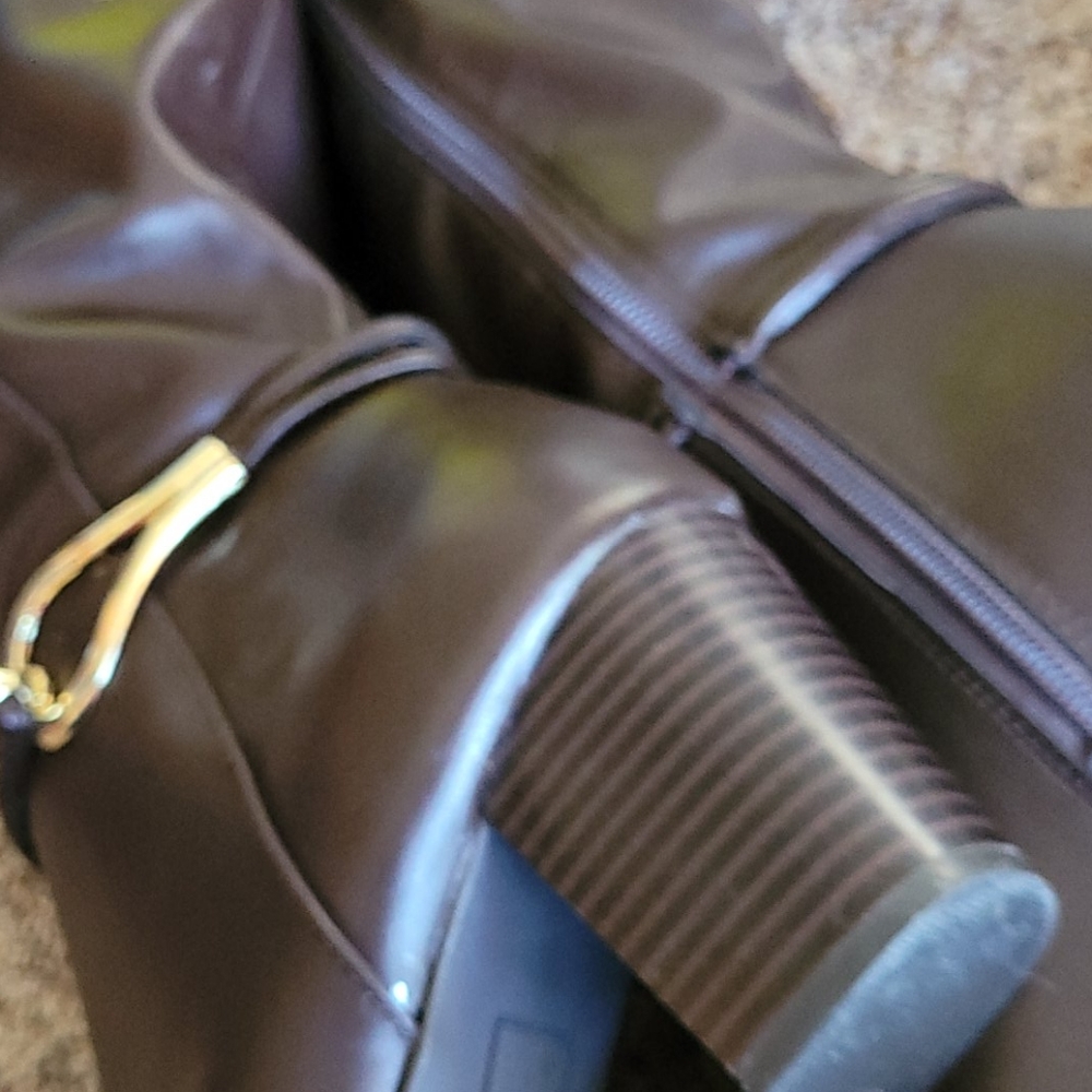 Boots - Picture 4 of 4